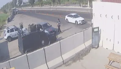 Kadın polis, uygulama noktasında doğum yaptırdı