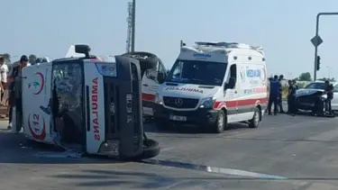 Antalya'da hasta taşıyan ambulans kaza yaptı: Yaralılar var