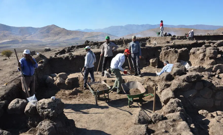 Hamaç Höyük kazısında nekropol bulundu 9 Hamaç Höyük kazısında nekropol bulundu 9
