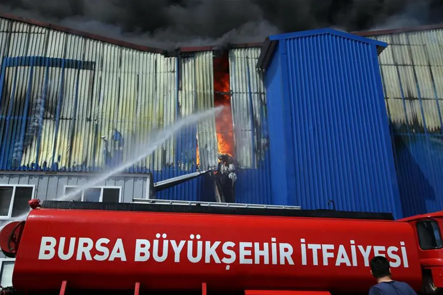 Tekstil fabrikasında yangın 3