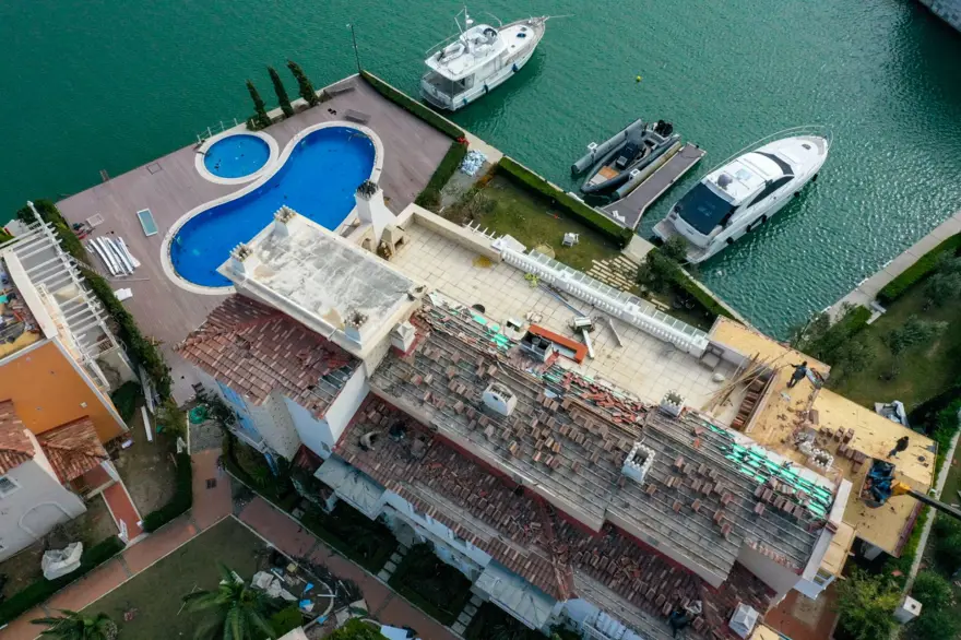 İzmir Çeşme'de hortumun geride bıraktığı hasar için çalışmalar sürüyor 18