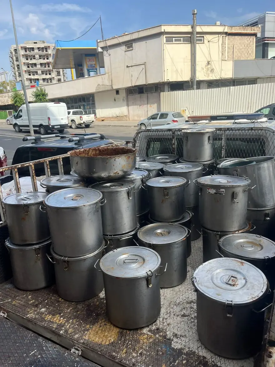 Tarihi geçmiş tonlarca eti yedireceklerdi: Yemek fabrikası mühürlendi 2 Tarihi geçmiş tonlarca eti yedireceklerdi: Yemek fabrikası mühürlendi 2