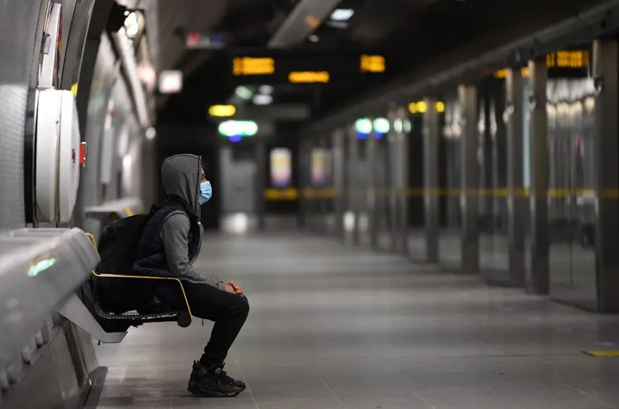 Birleşik Krallık'ta karantina iki hafta önce uygulansaydı 30 bin hayatkurtulabilirdi 10