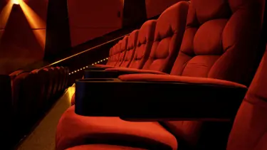 Sinemalar yeniden kapatıldı