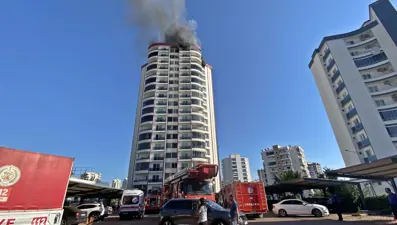 Saunada başlayan yangın, daireyi yaktı