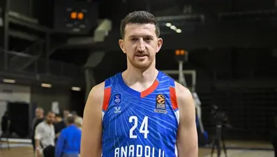 Anadolu Efes'te Ercan Osmani'nin sözleşmesi 2 yıl uzatıldı