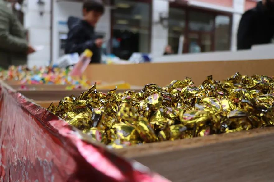 Bayram öncesi tezgahlar renklendi: Çocukları sevindirmenin en uygunu 200 lira 5