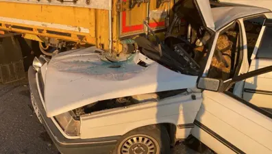 Mersin'de feci kaza: Park halindeki TIR'a arkadan çarptı, yaşamını yitirdi