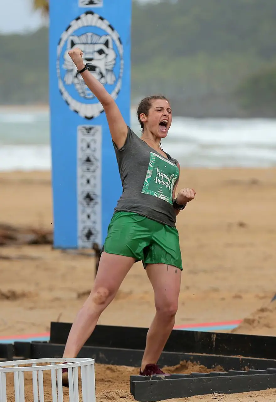 Survivor Yağmur kaç yaşında, asıl mesleği nedir? (Yağmur Banda kimdir?) 18