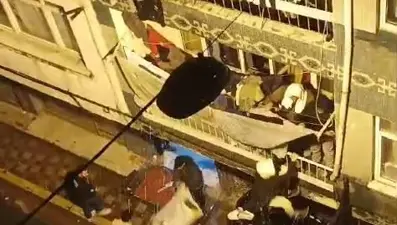 Kabus gibi anlar: Yangında balkondan atladılar