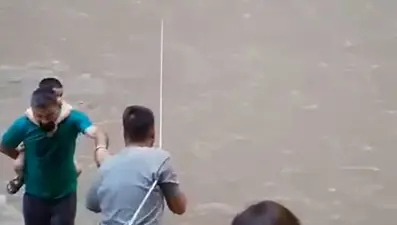 Kanyonda debinin yükselmesiyle mahsur kalan 35 kişi kurtarıldı