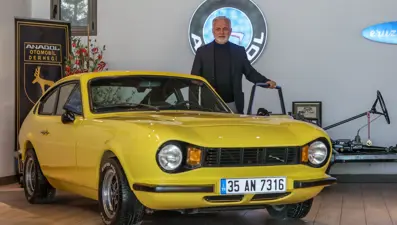 Anadol sevdasıyla İzmir'de müze gibi garaj kurdu