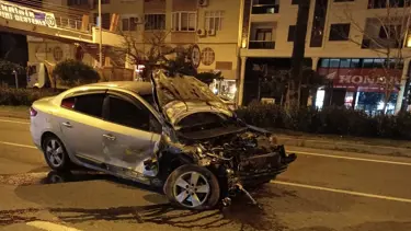 Antalya'da otomobiller çarpıştı: 1 ölü, 1 yaralı