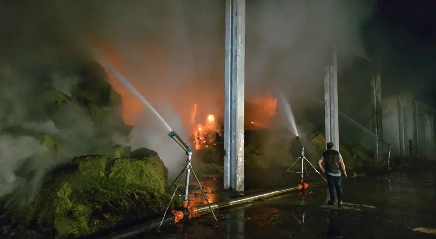 Amasya'da çiftlikte korkutan yangın 3