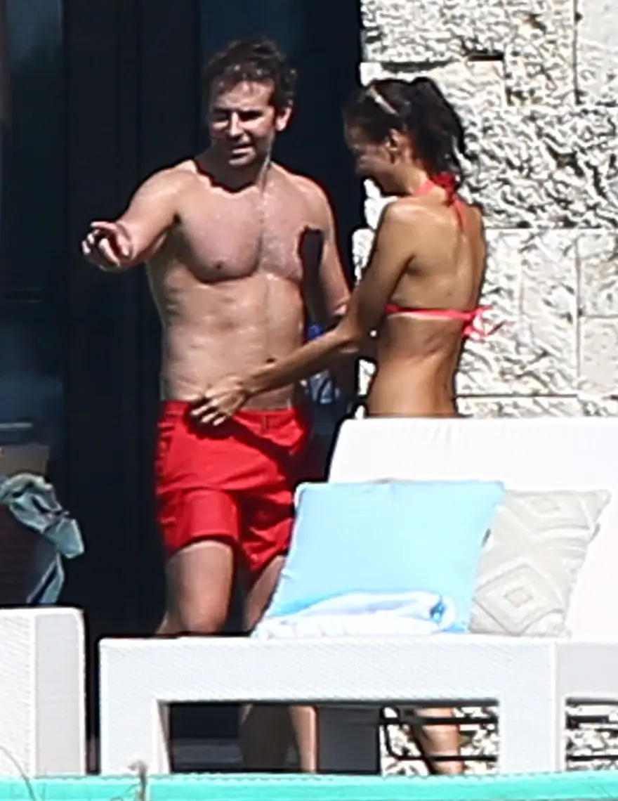 Bradley Cooper ve Irina Shayk tatile doymuyor 