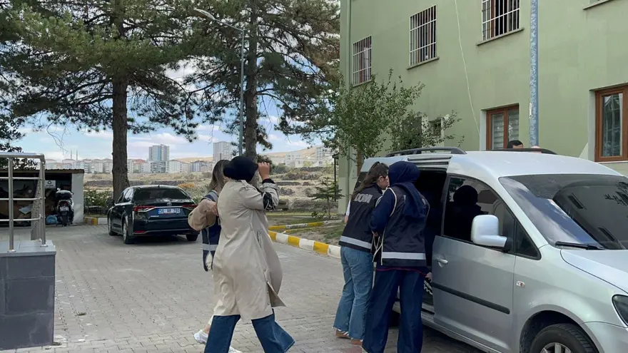 Altınlar kıyma makinesinden çıktı: Polis matkapla açtı, içinden servet çıktı 3