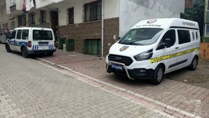 Esenyurt'ta genç kız tartıştığı annesini bıçakladı Esenyurt'ta genç kız tartıştığı annesini bıçakladı