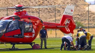 Hava ambulansı, tarlada çalışırken yaralanan vatandaş için havalandı