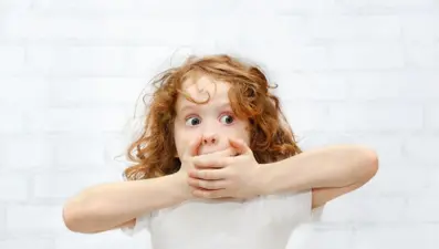 Çocuklarda ağız kokusunun 8 nedeni ve ağız kokusunu önlemenin yolları