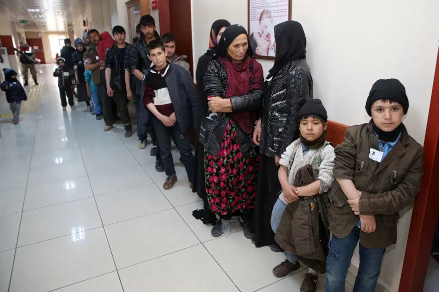 Erzincan'da bir otobüste 165 kaçak göçmen 9