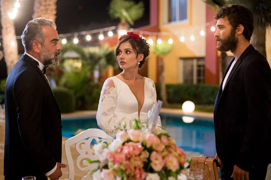 Sevgili Geçmiş'in ilk bölümüne Yurdaer Okur (Tekin Malik) damga vuracak 1