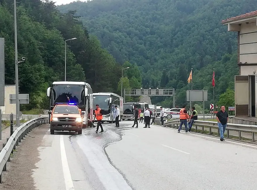 Bolu'da Dorukhan Tüneli'nde cip yangını 8