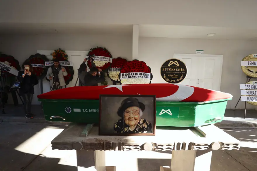 Sümerolog Muazzez İlmiye Çığ  son yolculuğuna uğurlandı 2