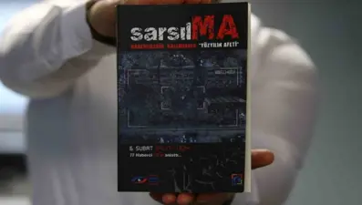 77 gazeteci depremin izlerini aktardı | "Sarsılma" kitabı raflarda