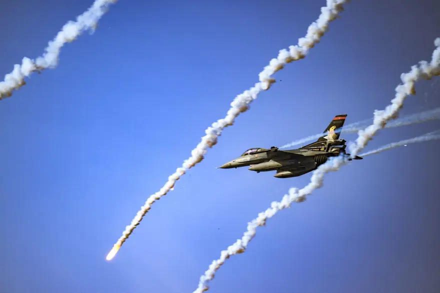 Türk Yıldızları ve SOLOTÜRK 100. yıl için İstanbul semalarında 28