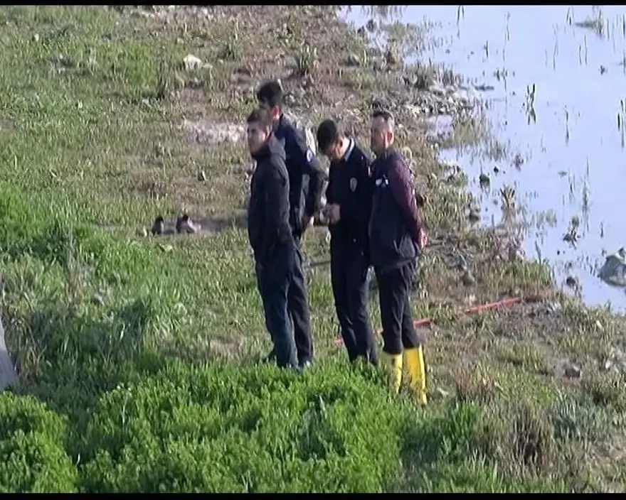 6 yıl sonra gelen itiraf: "Babam 5 yaşındaki kardeşimi öldürdü, göle attı!" 4 6 yıl sonra gelen itiraf: "Babam 5 yaşındaki kardeşimi öldürdü, göle attı!" 4