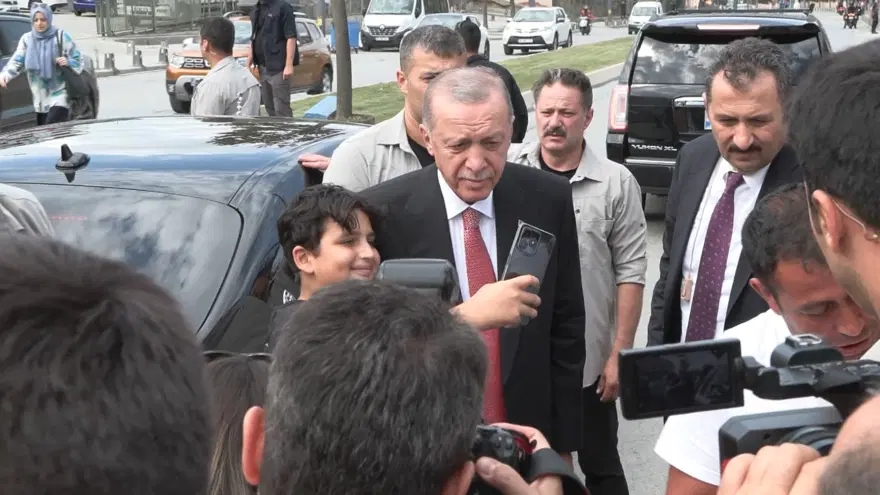 Cumhurbaşkanı Erdoğan, vatandaşlarla sohbet etti 5 Cumhurbaşkanı Erdoğan, vatandaşlarla sohbet etti 5