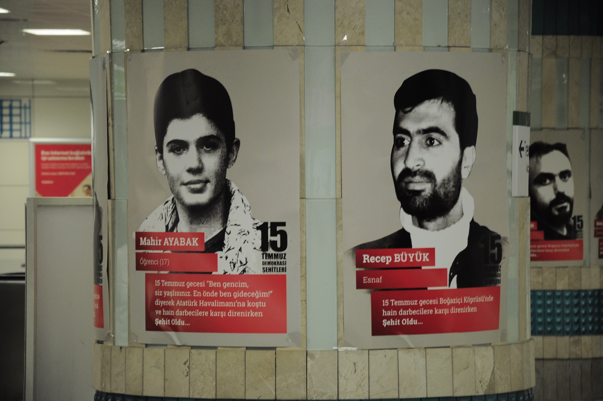 Yenikapı metro istasyonuna şehitlerin fotoğrafları