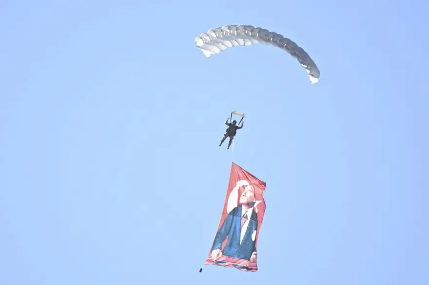 KKTC’de 50’nci yıl coşkusu | Cumhurbaşkanı Erdoğan: Müzakereye ve çözüme hazırız 15 KKTC’de 50’nci yıl coşkusu | Cumhurbaşkanı Erdoğan: Müzakereye ve çözüme hazırız 15