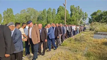 Muş'ta bayramlaşmada uzun kuyruklar oluştu