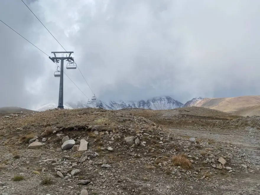 Erciyes Dağı’na mevsimin ilk karı düştü Erciyes Dağı’na mevsimin ilk karı düştü