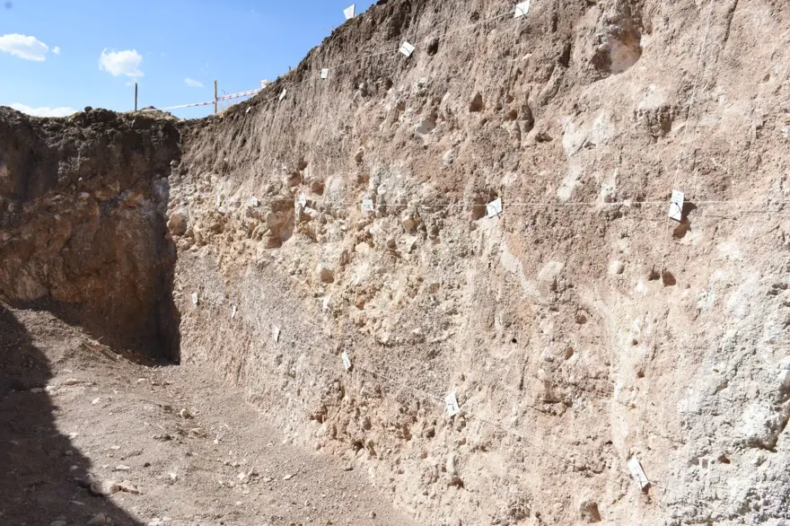 100’denfazla araştırmacı inceliyor | Mercek altındaki fay: 7’nin üzerinde deprempotansiyeli var 2 100’denfazla araştırmacı inceliyor | Mercek altındaki fay: 7’nin üzerinde deprempotansiyeli var 2