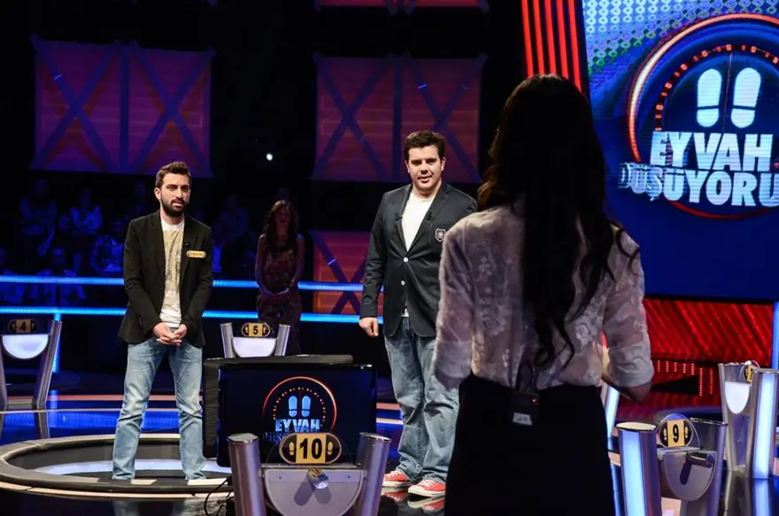Miss Turkey güzelleri 'Eyvah Düşüyorum'da 23