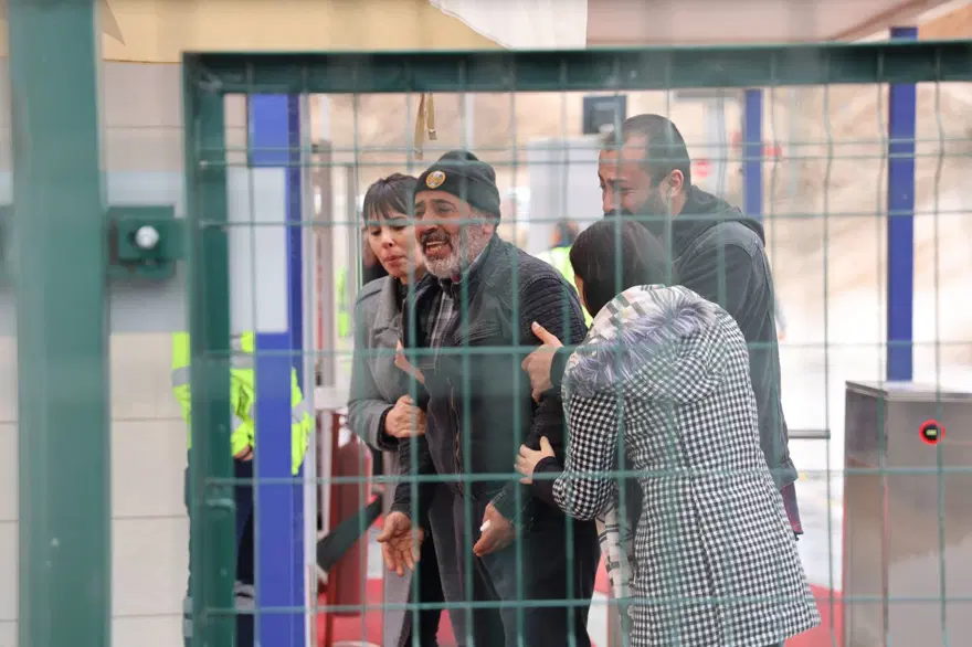 Erzincan'daki maden faciasında gözü yaşlı ailelerin bekleyişi sürüyor 5