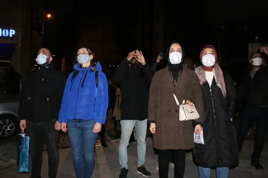 İstiklal Marşı'nın kabulünün 100'üncü yılına özel Galata Kulesi'nde gösteri 2