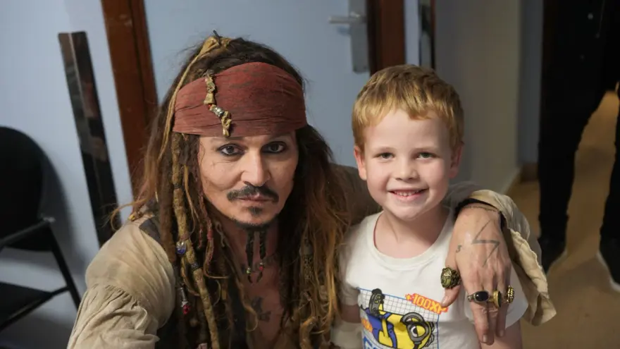 Johnny Depp yine korsan oldu ama bu kez bir filmde değil! 2