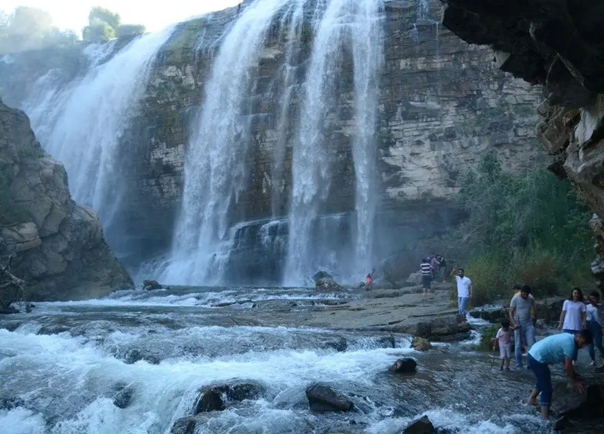 Türkiye'nin en büyüğü 'Tortum Şelalesi' artık 24 saat gezilebiliyor 8
