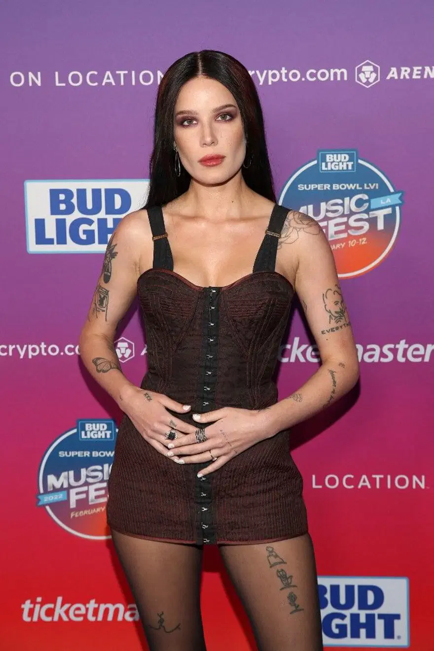 28. yaşına özel 28 fotoğrafla Halsey 7 28. yaşına özel 28 fotoğrafla Halsey 7