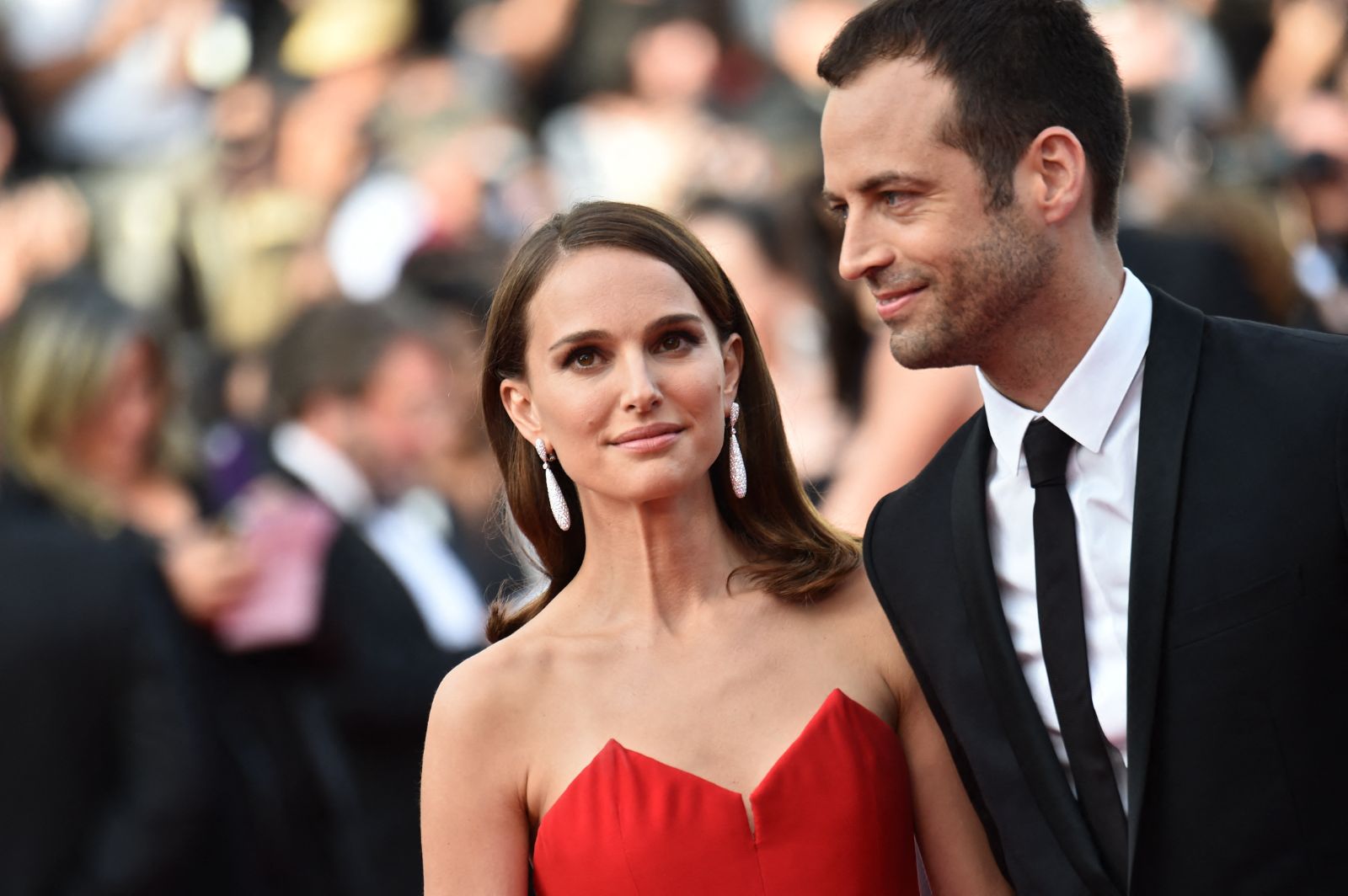Oscar'lı oyuncu Natalie Portman ile eşi Benjamin Millepied aldatma iddialarıyla gündemde