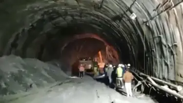 Hindistan'da tünel inşaatında göçük: En az 40 işçi mahsur