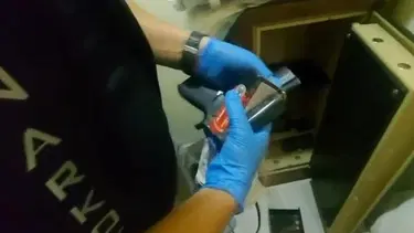 Antalya'da ruhsatsız silah operasyonu