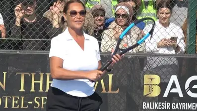 Hülya Avşar: Belediye başkan adaylığı için hazır değilim