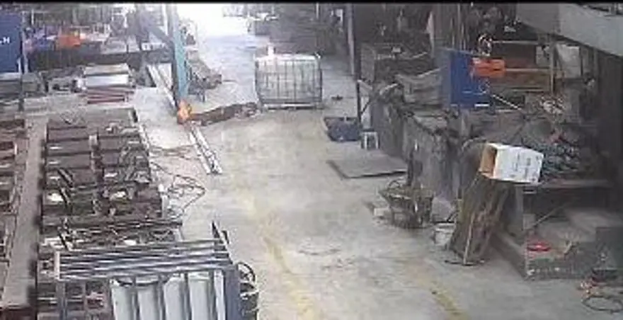 Konya’da fabrikada korkunç olay: Boya kazanı patladı, işçininkıyafetleri tutuştu 5