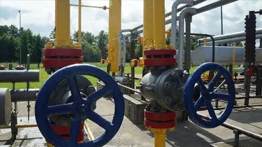Rusya, Avrupa'ya doğalgaz arzını azaltacağını duyurdu, fiyatlar yükseldi