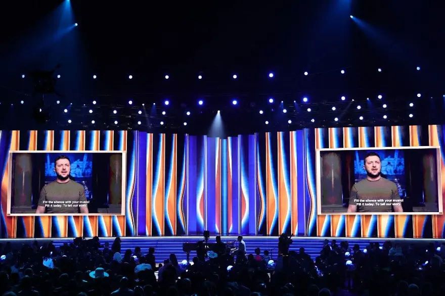 Ukrayna Devlet BaşkanıVolodimir Zelenski 2022 Grammy Ödülleri'nde konuştu 4