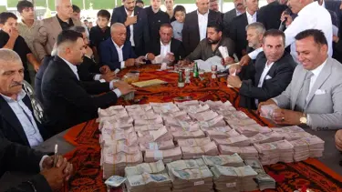 Takı töreni 4 saat sürdü: Aşiret düğününde geline 1,5 kilo altın, damada 7,5 milyon TL